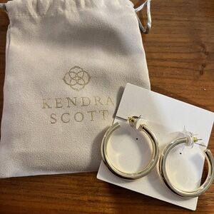 Kendra Scott Colette Hoop Earrings in Gold 1.5”